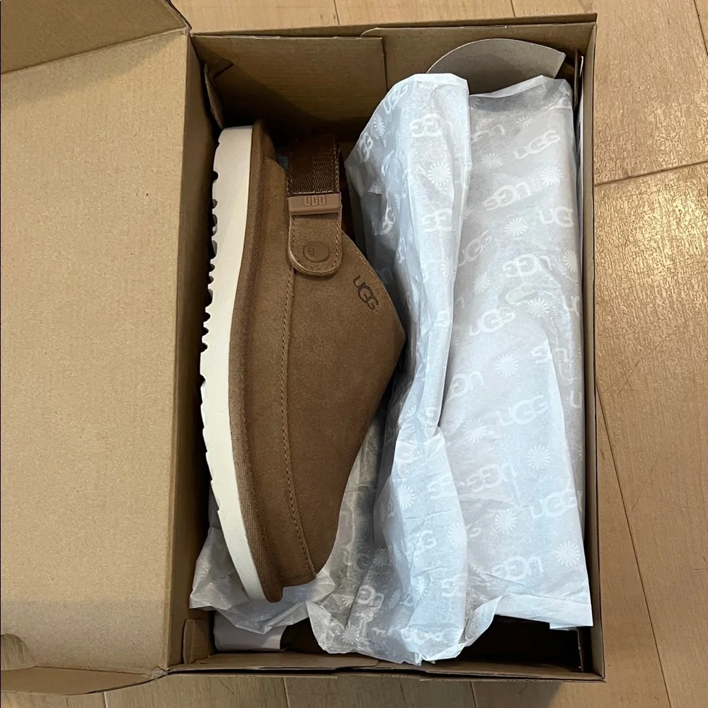 UGG Kids Goldenstar Clog in Brown